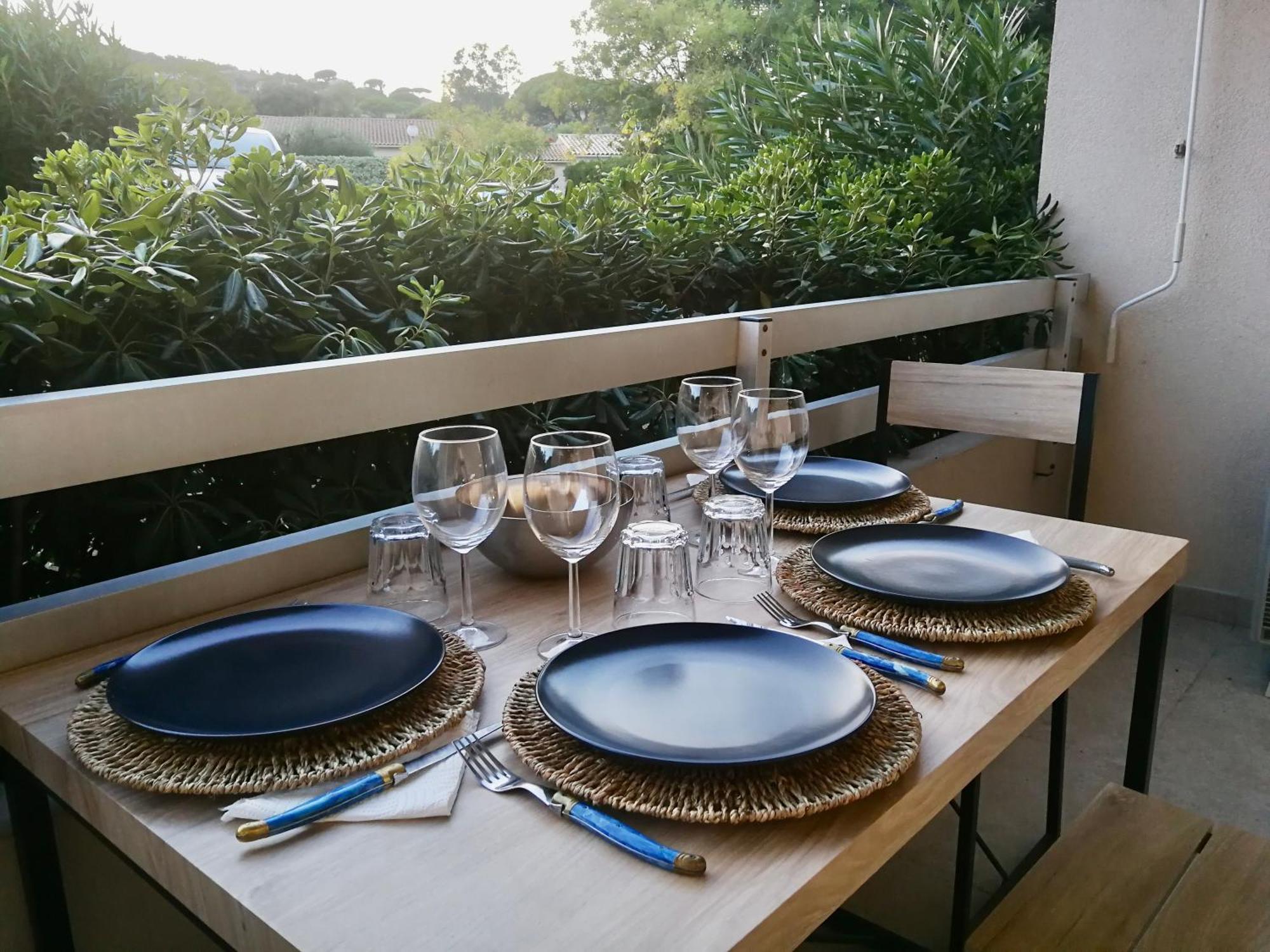 Grand Studio Standing Avec Terrasse Et Parking Sainte-Maxime Exterior foto